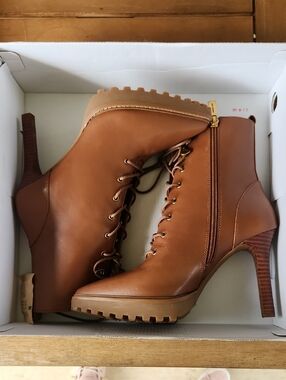 MICHAEL Michael Kors Tan Lace-Up Heeled Ankle Boots